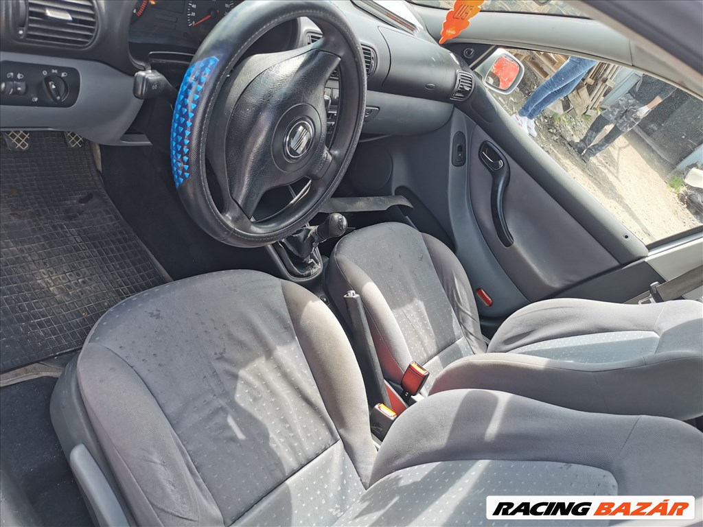 Seat Toledo II 1.6 16V gyári karosszéria elemek LS7N színben eladók ls7nseat seat1616 9. kép