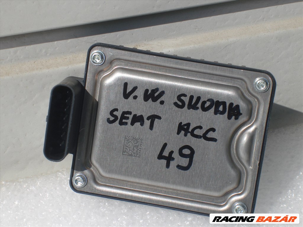 Skoda VW Seat ACC Távolságtartó radar szenzor 2Q0907561C 2015-től 3. kép