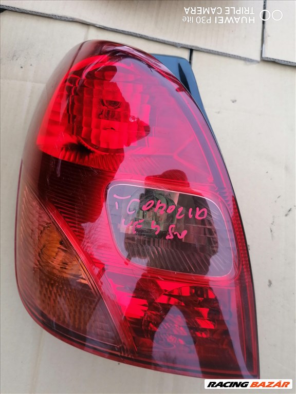 Toyota Corolla Verso (E121) Bal hátsó lámpa  1. kép