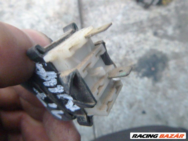 Lada Niva belső   KAPCSOLÓ 2. kép