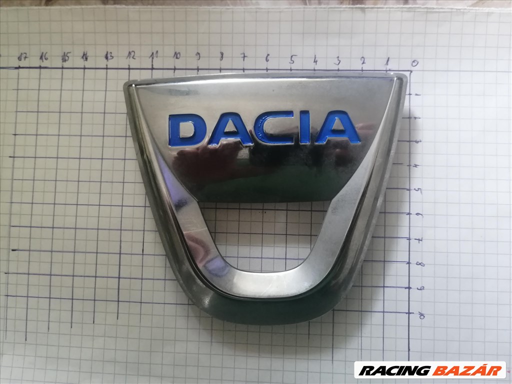 Dacia Sandero, Lodgy, Logan gyári hátsó embléma 908890024r 1. kép
