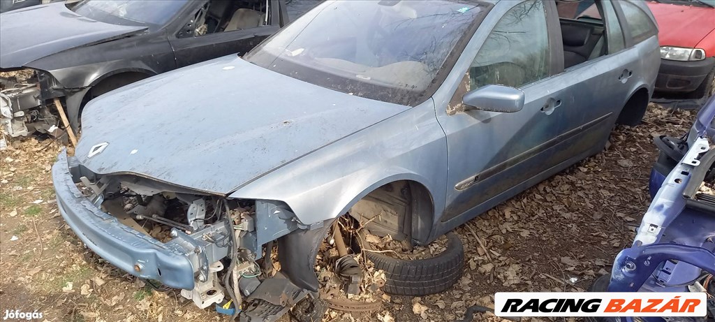 Renault Laguna II 2.2Dci bontott alkatrészei 2. kép