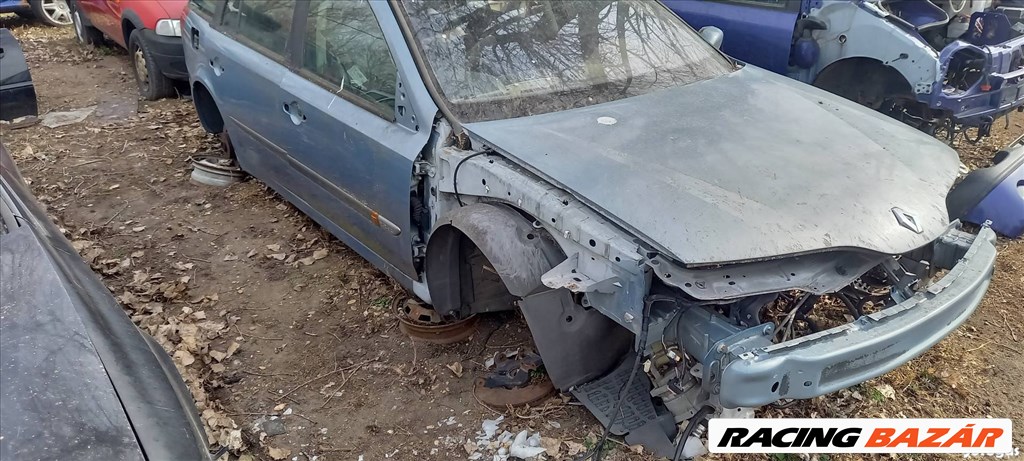 Renault Laguna II 2.2Dci bontott alkatrészei 5. kép