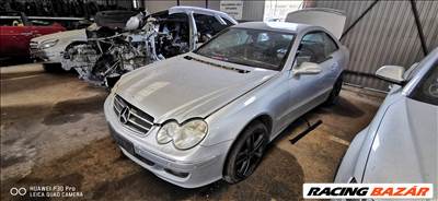 Mercedes CLK-osztály (W209) bontott alkatrészei