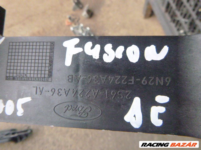 Ford Fusion 2005 KÜLSŐ KILINCS BELSŐ TARTÓ MŰANYAG 4. kép