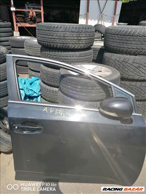 Toyota Avensis (T270) Jobb első ajtó 
