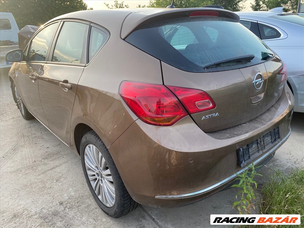 Opel Astra J bontott alkatrészei 3. kép