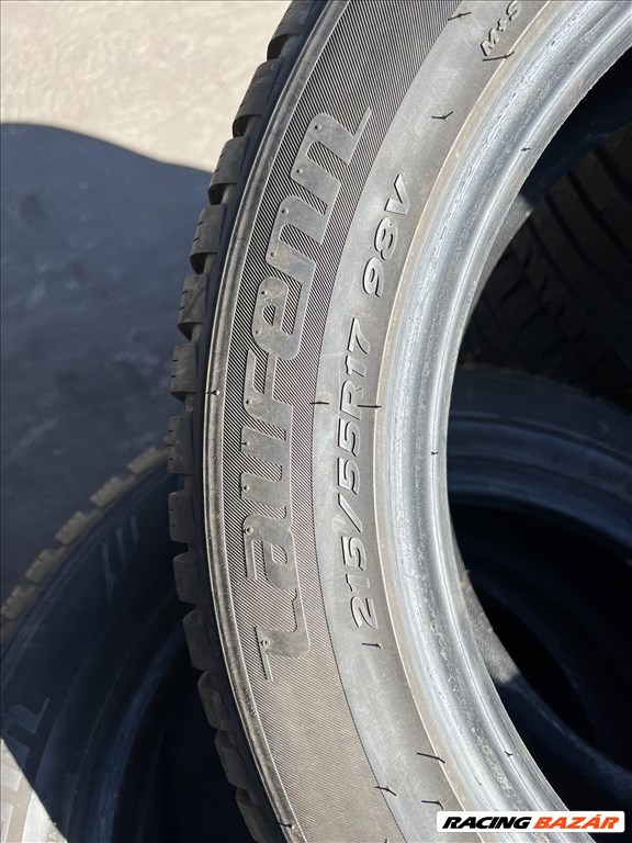 Laufenn I Fit 215/55 R17 8mm-es teljesen újszerű téligumi garnitura eladó 5. kép