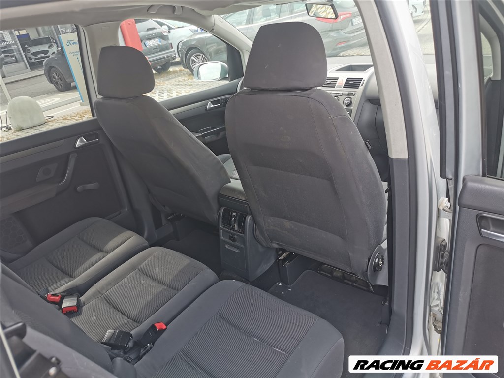 Volkswagen Touran I 1.9 TDI gyári karosszéria elemek LA7W színben eladók la7wtouran 19tdibxe 11. kép