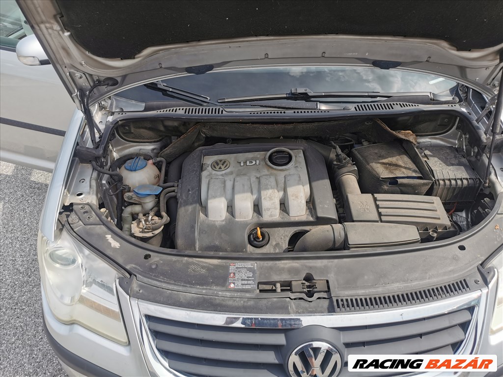 Volkswagen Touran I 1.9 TDI gyári karosszéria elemek LA7W színben eladók la7wtouran 19tdibxe 23. kép