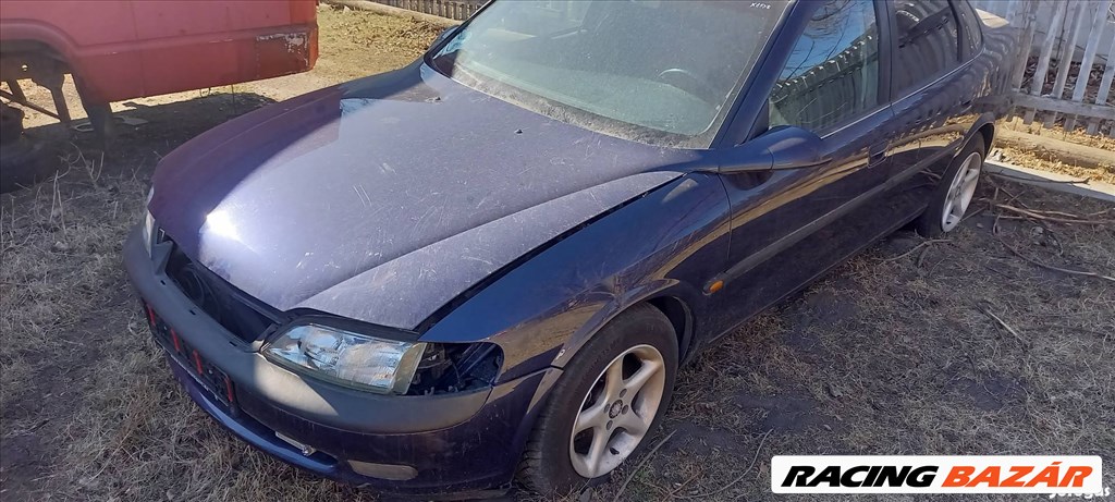 Opel Vectra B bontott alkatrészei 7. kép