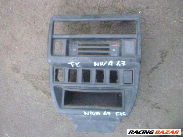 Lada Niva 1,7 belső középkonzol kapcsolósor tartó  8. kép