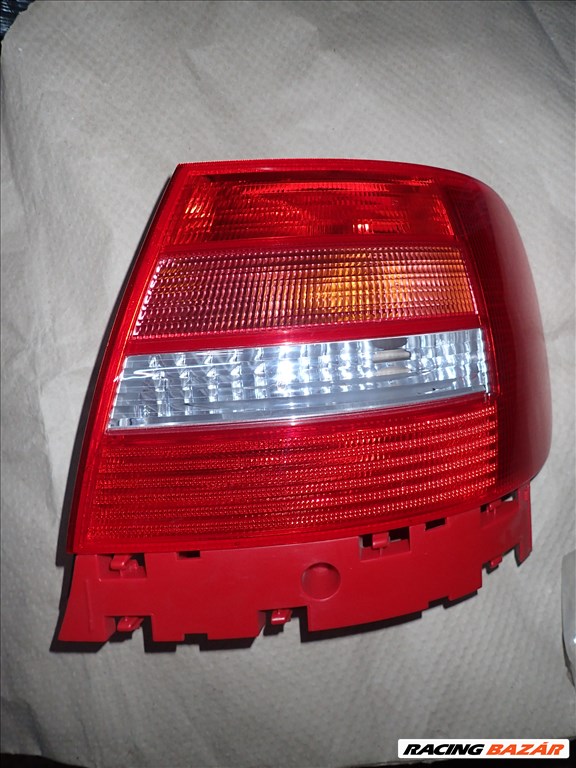 Audi A4 sedan jobb hátsó lámpa gyári 8d0945096g 1. kép