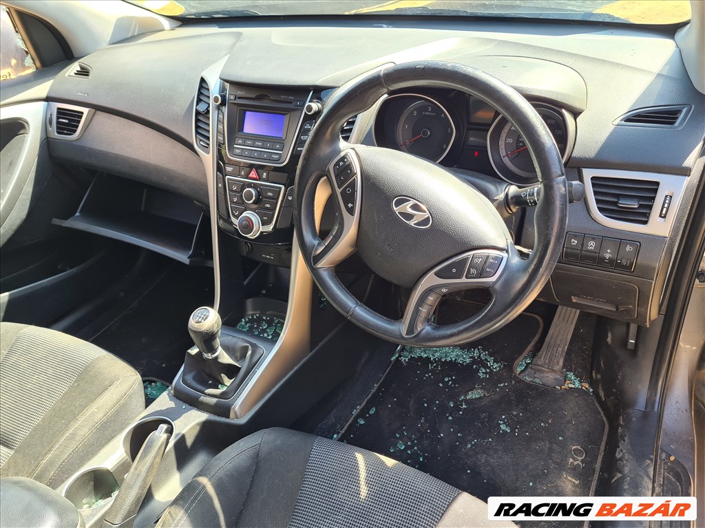Hyundai I30 1.6 CRDI D4FB 2014 bontott jármű, bontás, bontott alkatrészek 3. kép