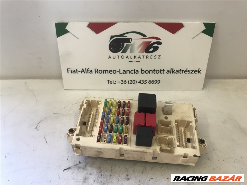 Alfa Romeo 147 biztosítéktábla  46558758-60698109 1. kép