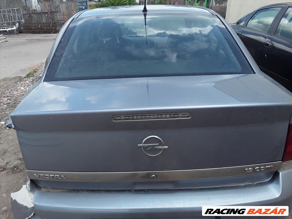 Opel Vectra C sedan facelift csomagtérajtó üresen 1. kép