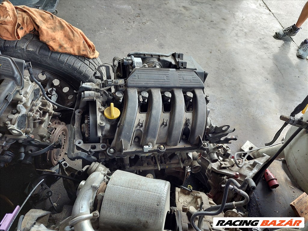 Renault Laguna II 1.8 benzines fűzött blokk hengerfejjel  1. kép