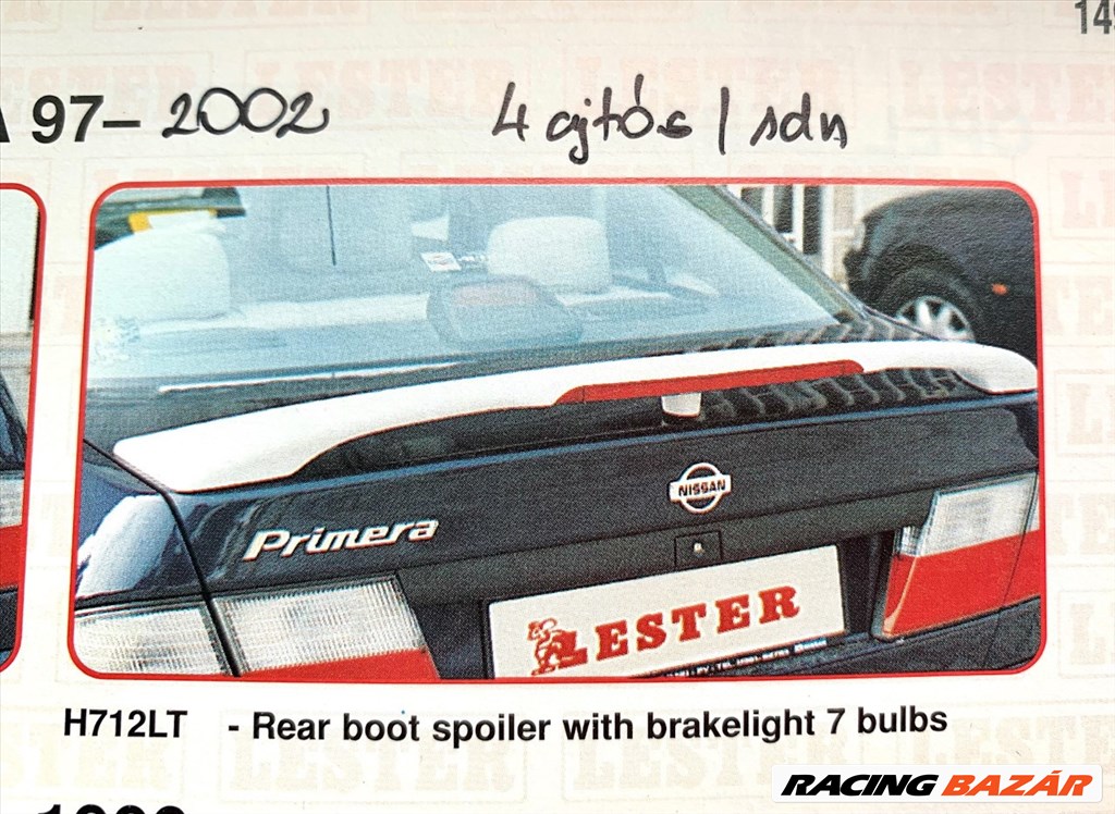 Nissan Primera P11 4ajtós 1996-02 hátsó szárny spoiler lámpa hellyel H712LT 2. kép