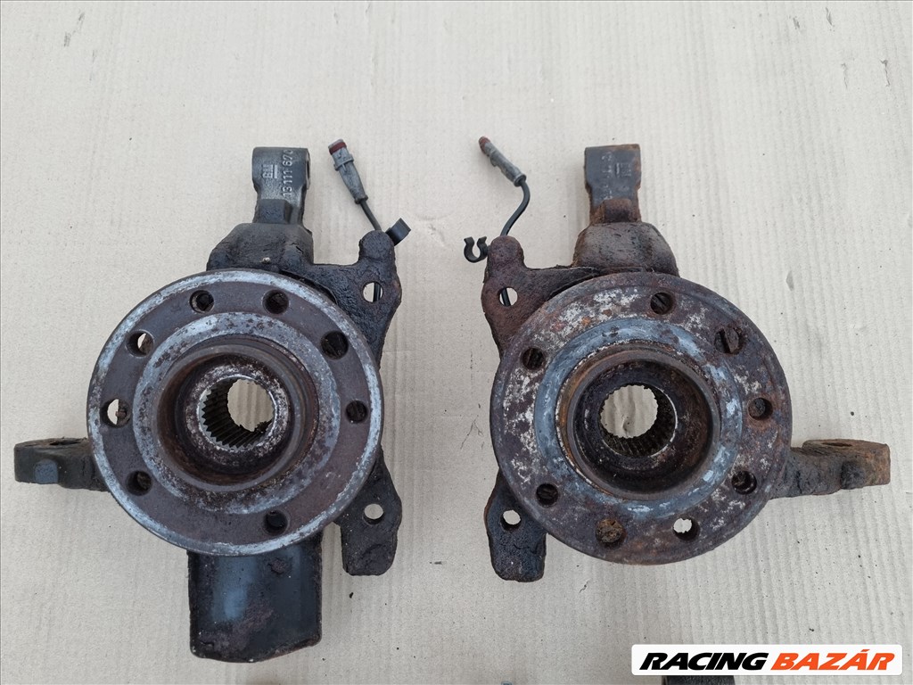 Opel Astra H 13111670 ,13111669 Csonkállvány 2. kép