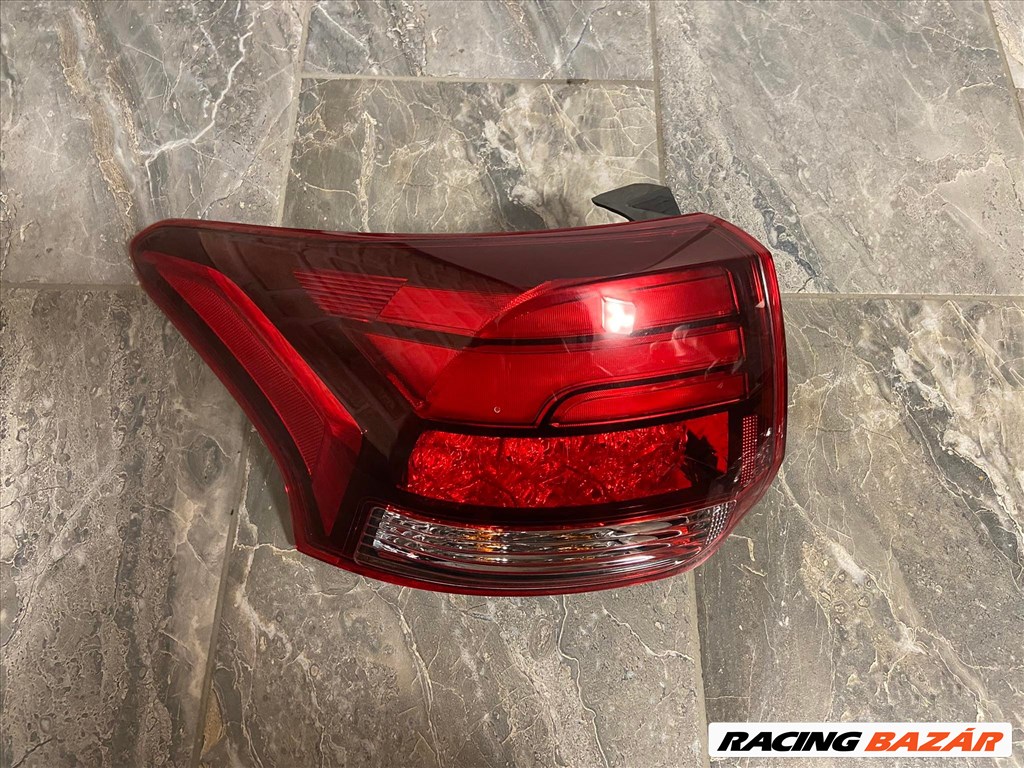Mitsubishi Outlander III (2015-2020) 3 generációs facelift bal hástó lámpa  1. kép
