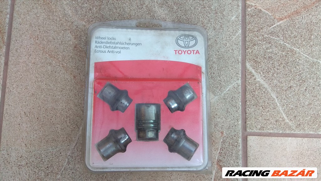 Toyota gyári kerékőr garnitúra 1. kép