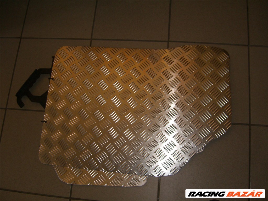 Suzuki Swift 2005-2010. alumínium autószőnyeg pár 2. kép