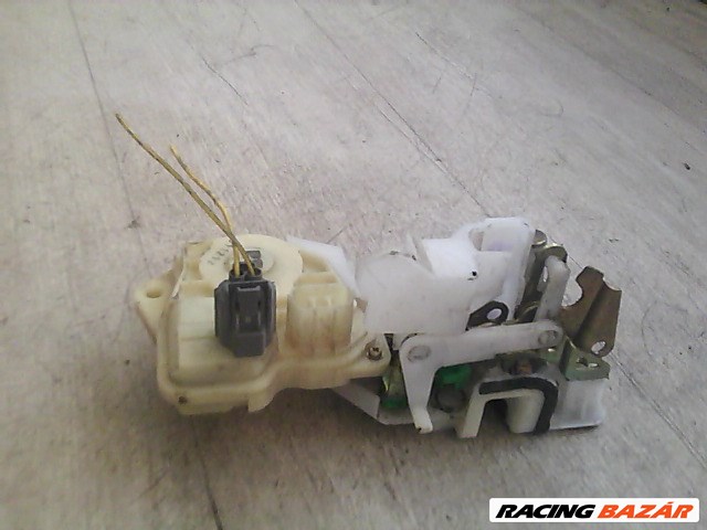 HONDA Stream 2000.10.01-2006.12.31 Jobb hátsó ajtó zárszerkezet központi záras 1. kép