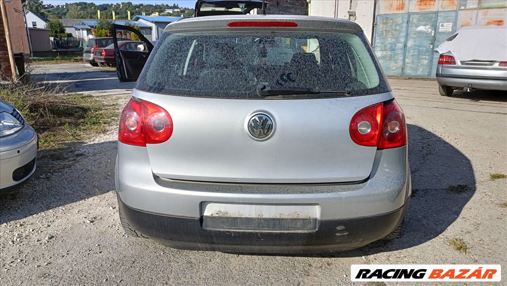 Volkswagen Golf V 1.4 TSI gyári karosszéria elemek LA7W színben eladók la7wgolf5 vwgolf514tsi 6. kép