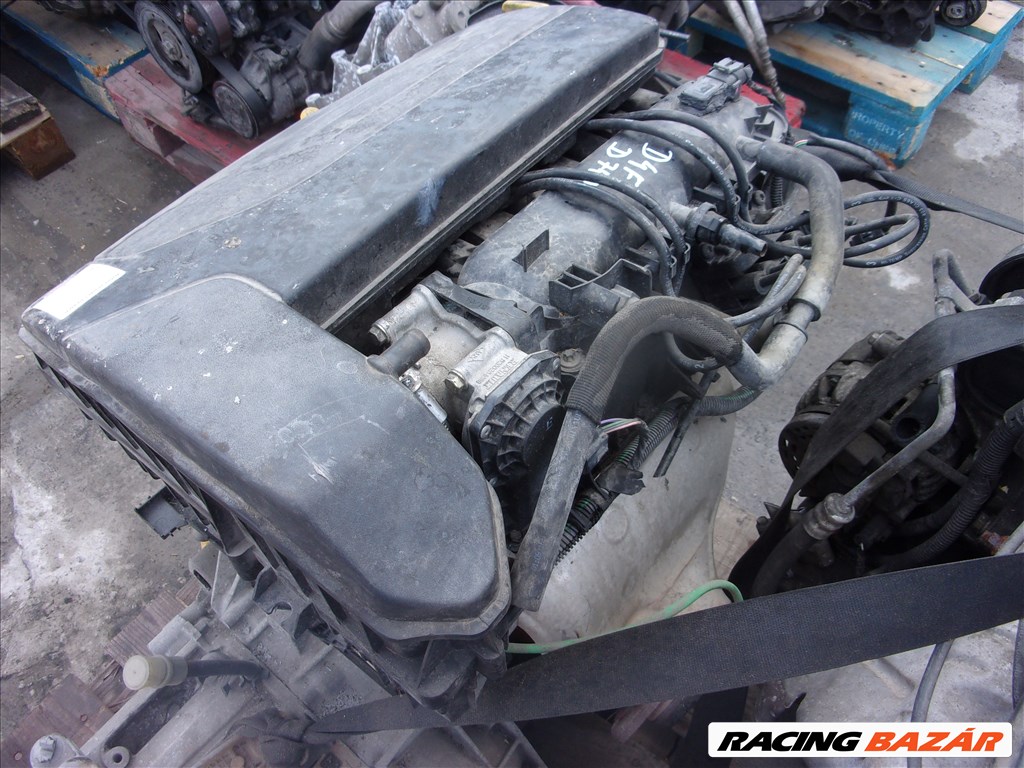 Renault Clio III 1.2 16V motor  2. kép