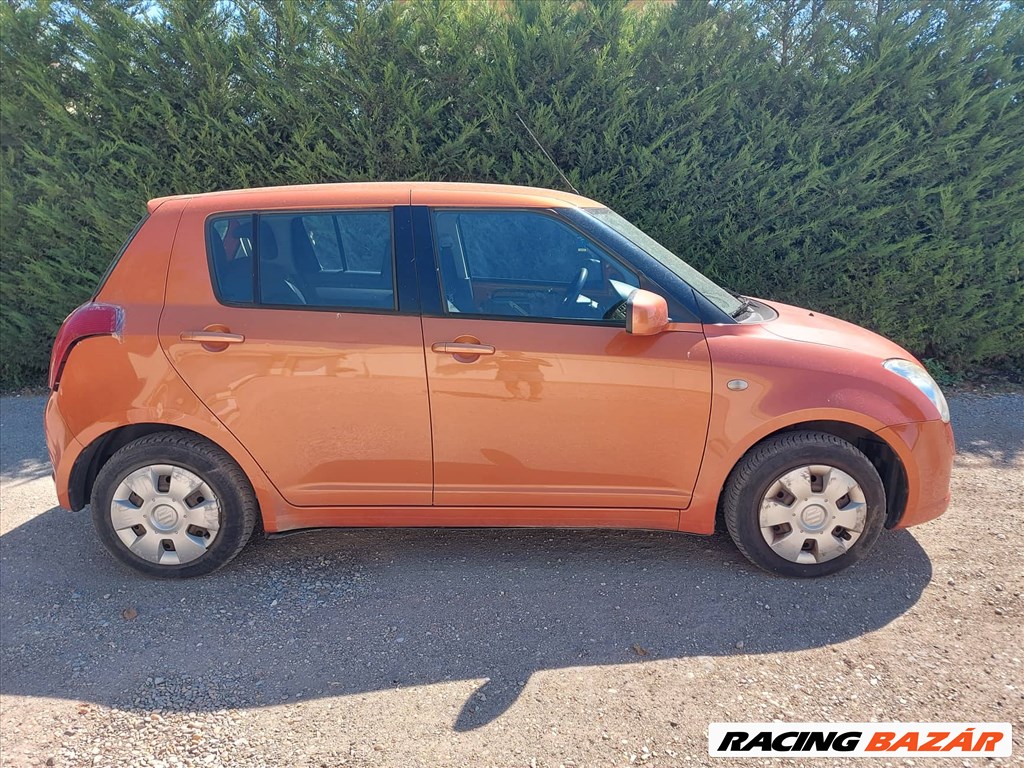 Suzuki Swift csomagtérajtó sérült 3. kép