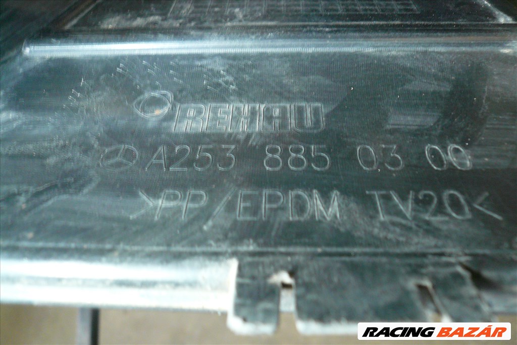 MERCEDES-BENZ GLC-OSZTÁLY AMG-Line hátsó lökhárító szegély A2538850300 5. kép
