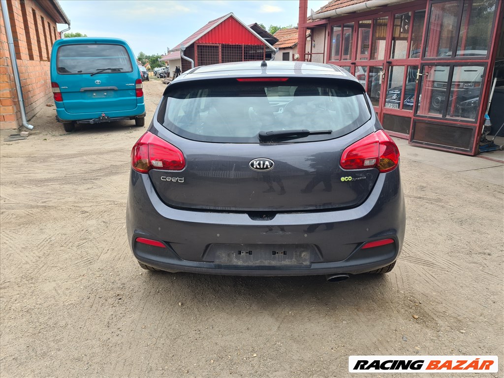 2014 Kia Ceed II 1.6 GDI G4FD bontott alkatrészek, bontás, bontott jármű 6. kép