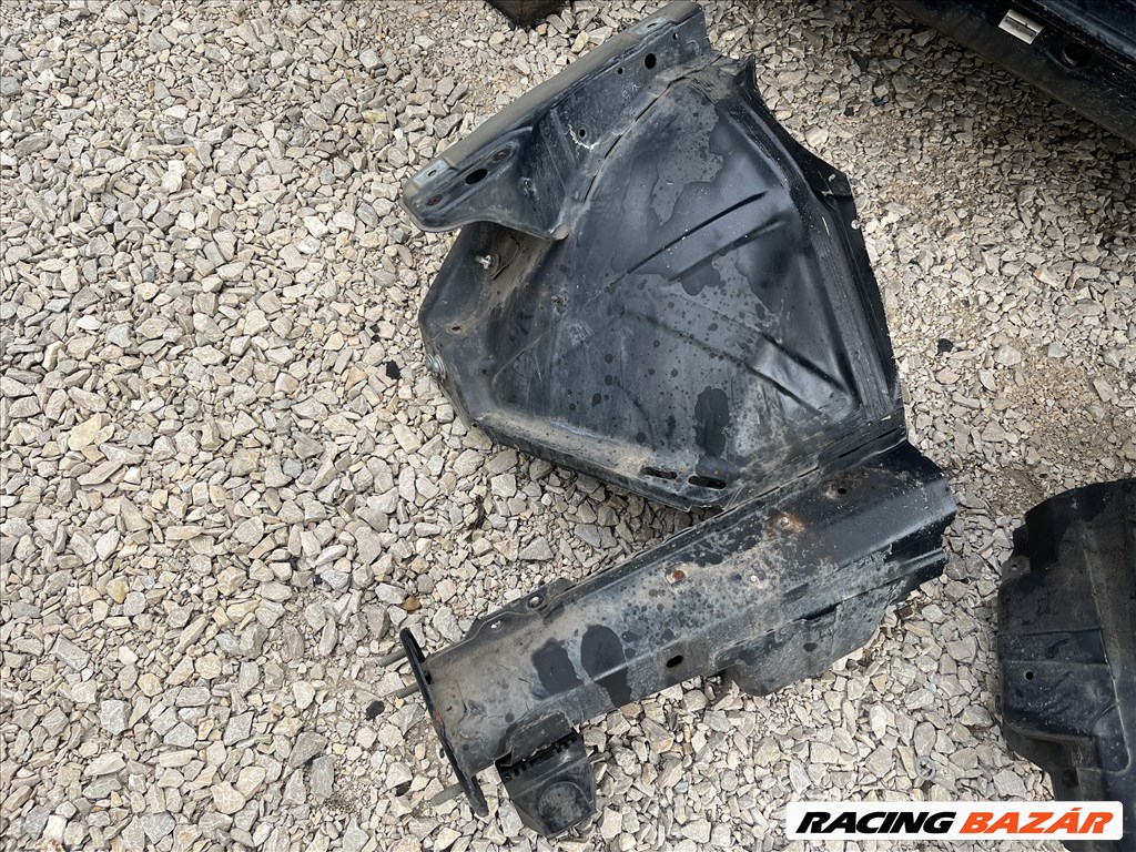 BMW E46 Kaszni nyúlvány negyed doblemez 316 318 32 3. kép