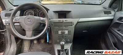 Opel Astra H Caravan 1.4 16V Cd rádió