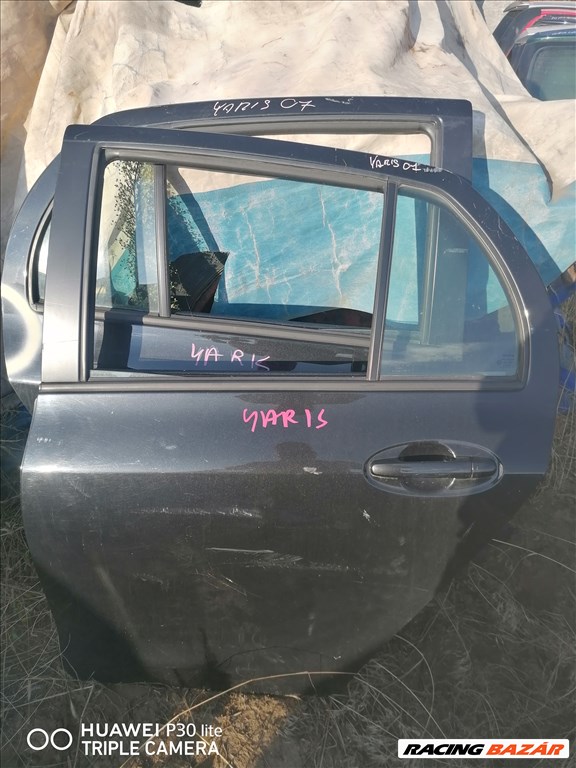 Toyota Yaris (XP90) Bal hátsó ajtó  1. kép