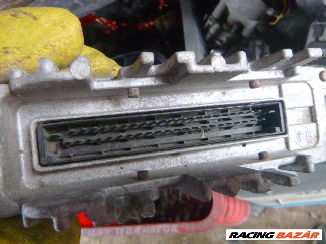 Audi 80 (B4 - 8C) 2.0 BENZIN motorvezérlő 8A0 907 311 B 0261200735 6. kép