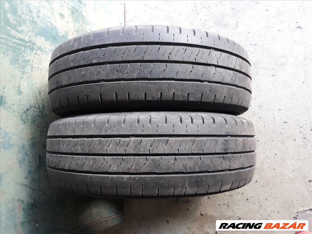 2db 205/70 R15C Kumho használt nyári teherautó gumi eladó!!! akciós áron! 10000Ft/db 1. kép