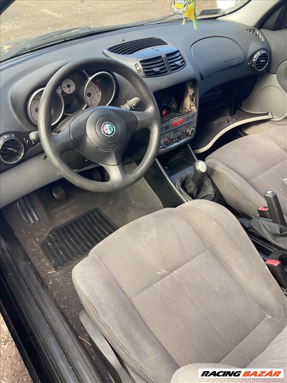 Alfa Romeo 147 1.6i bontott alkatrészei 3. kép