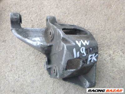 Volkswagen Passat B3-B4 szervószivattyú tartó alubak 028 145 523 E 028145523e