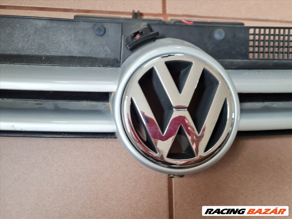 Volkswagen Golf IV hűtőrács LA7W színkóddal 3. kép