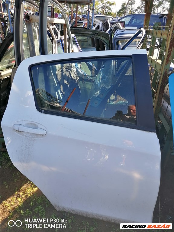 Toyota Yaris (XP130/XP150) Jobb hátsó ajtó  1. kép