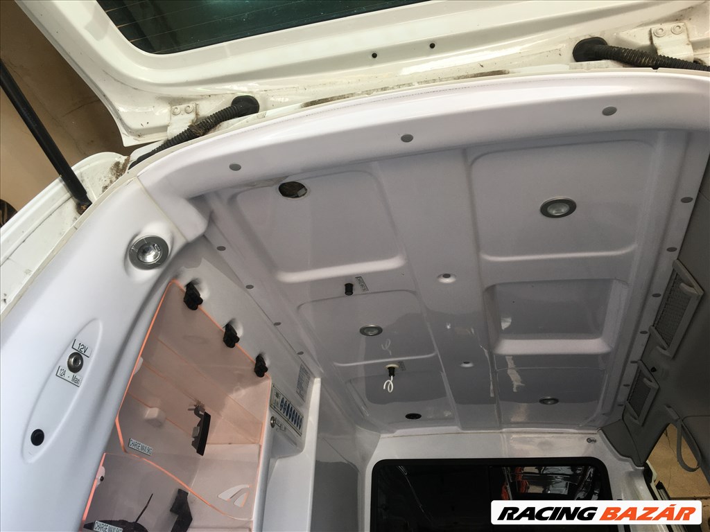 VW Caddy 2K Maxi raktérburkolat 4. kép