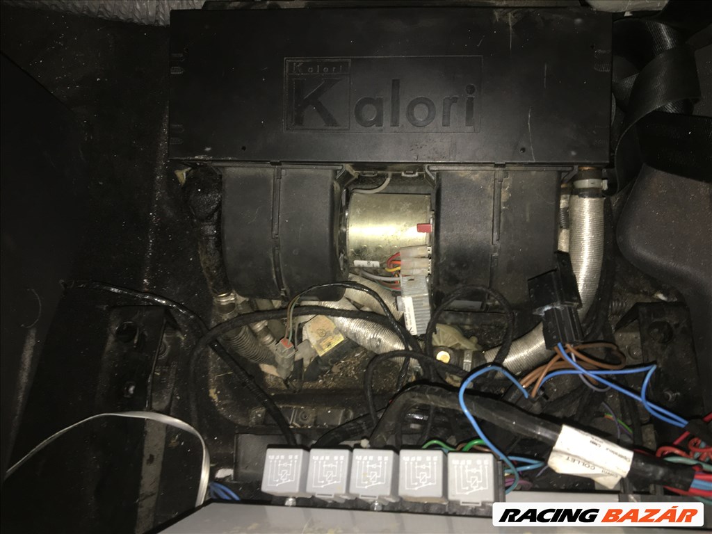 VW Caddy 2K Maxi raktérburkolat 9. kép