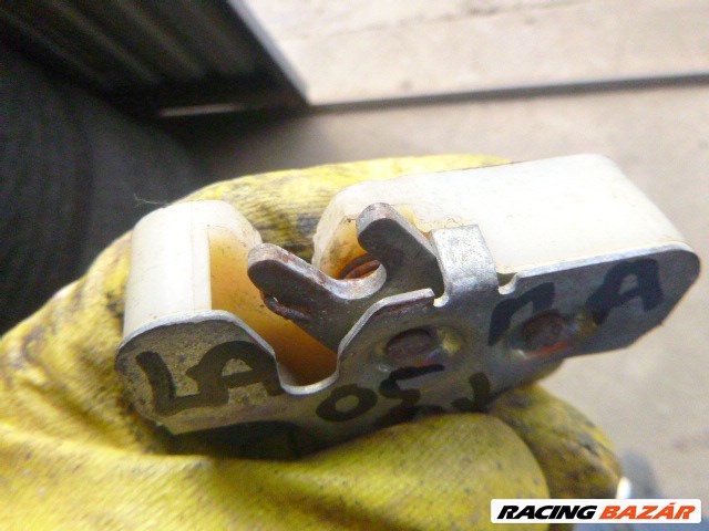 Lada   2105 SEDAN csomagtérajtó alsó zár  2. kép