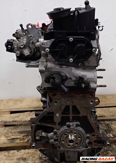 Volkswagen Golf VII 1.6 TDI BMT CXX motor  3. kép