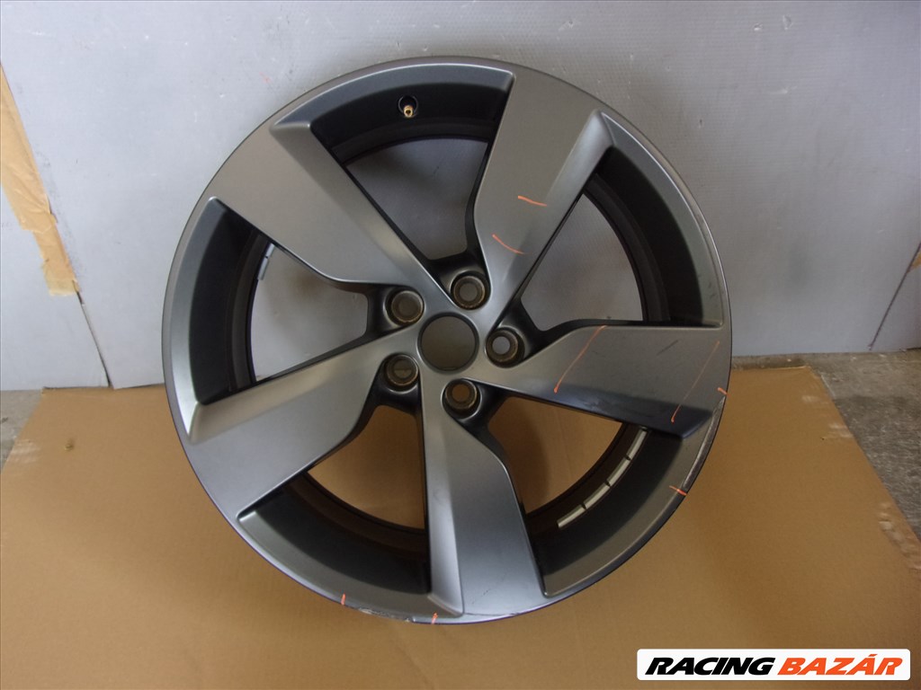 Jaguar E-Pace J9C3-DA 19x8 1. kép