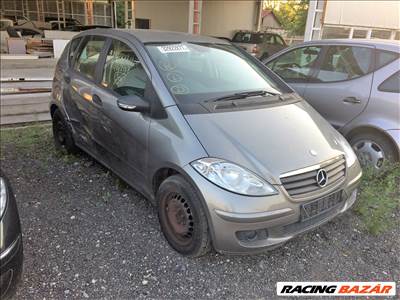 Mercedes A 150 (W169) bontott alkatrészei