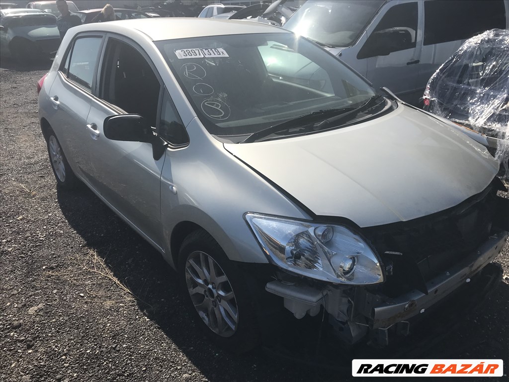 Toyota Auris (E150) bontott alkatrészei 3. kép