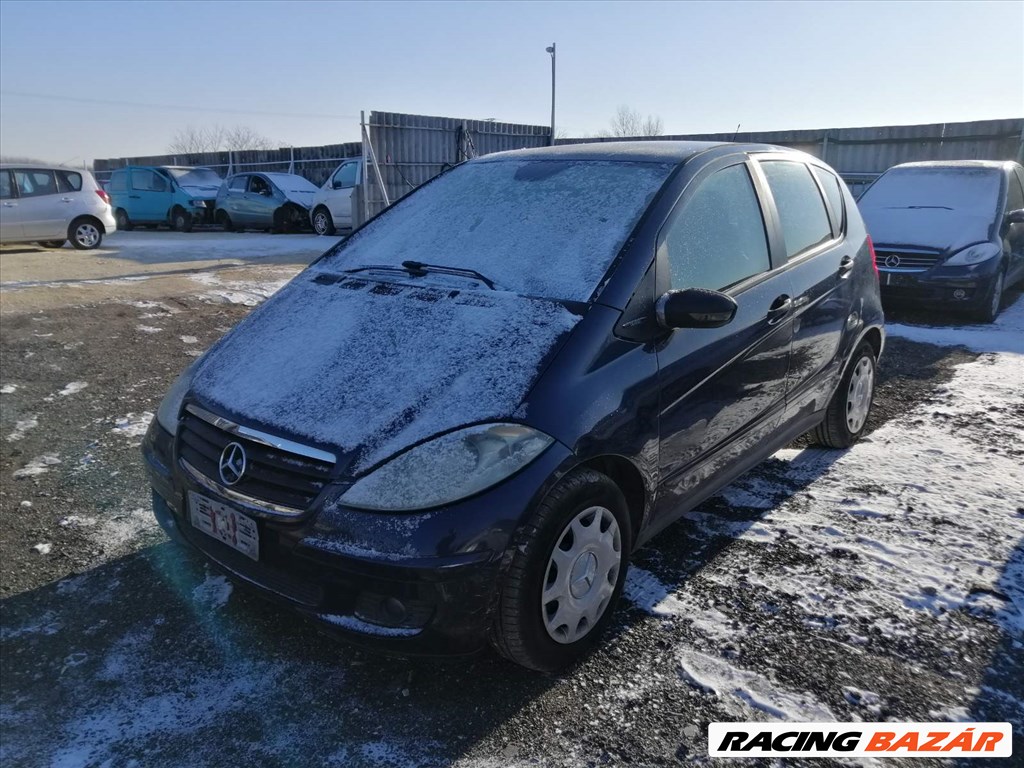 Mercedes A 180 (W169) bontott alkatrészei 1. kép