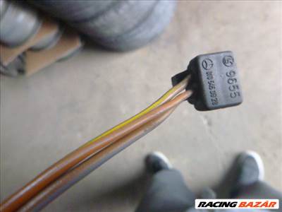 MERCEDES  W 124 1989 CSATLAKOZÓ 010 545 09 28 0105450928